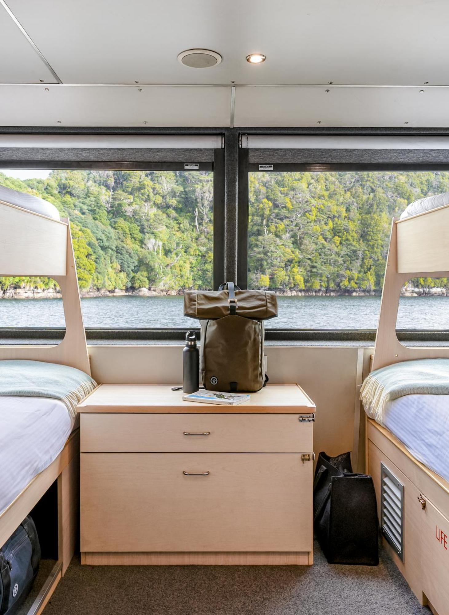 Milford Sound Overnight Cruise - Fiordland Discovery Esterno foto