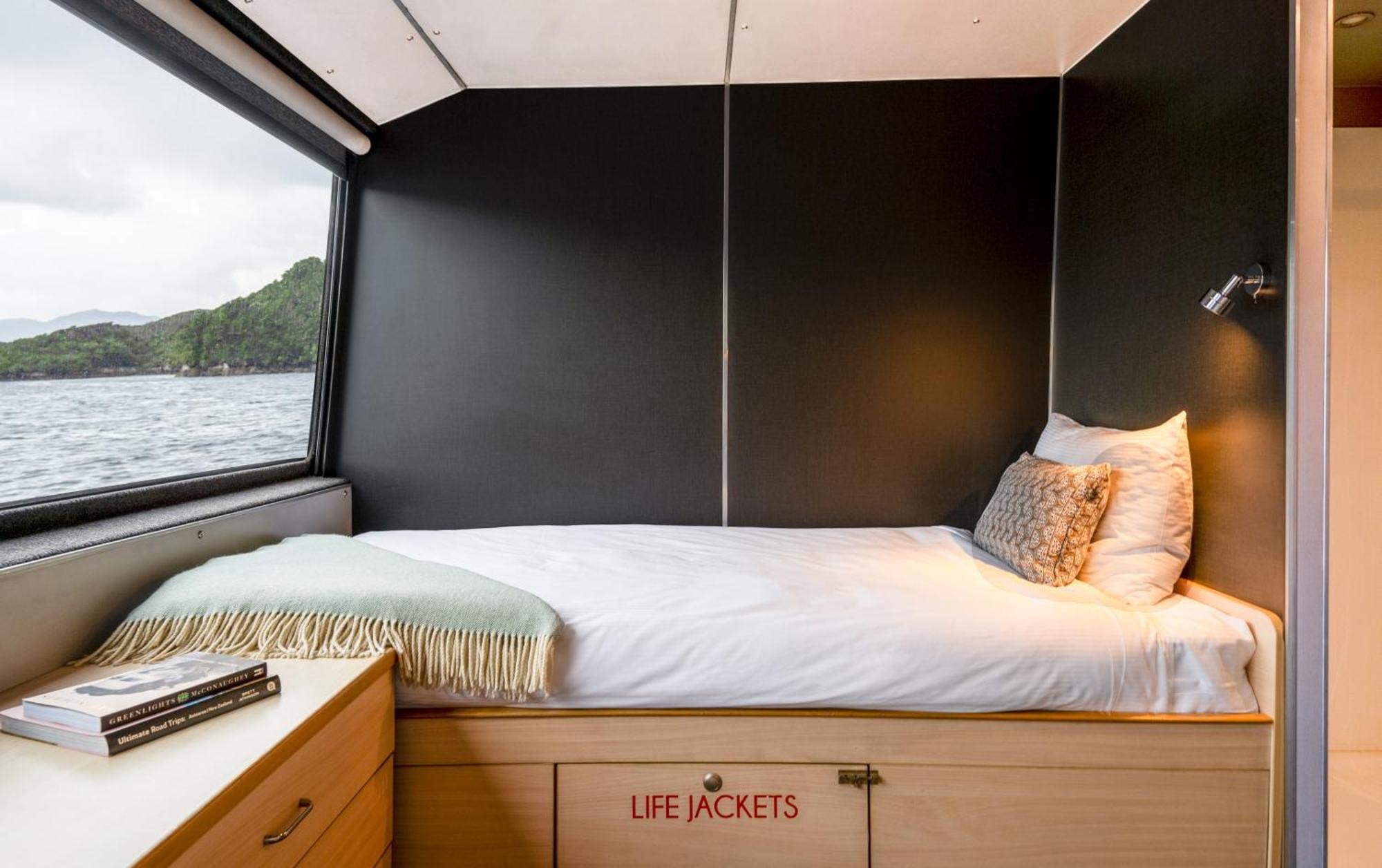Milford Sound Overnight Cruise - Fiordland Discovery Esterno foto