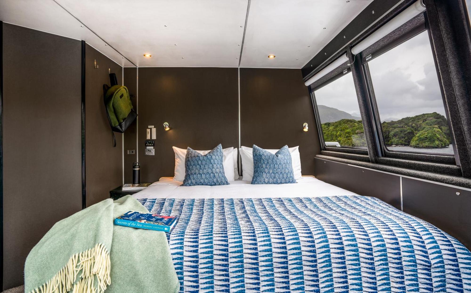 Milford Sound Overnight Cruise - Fiordland Discovery Esterno foto