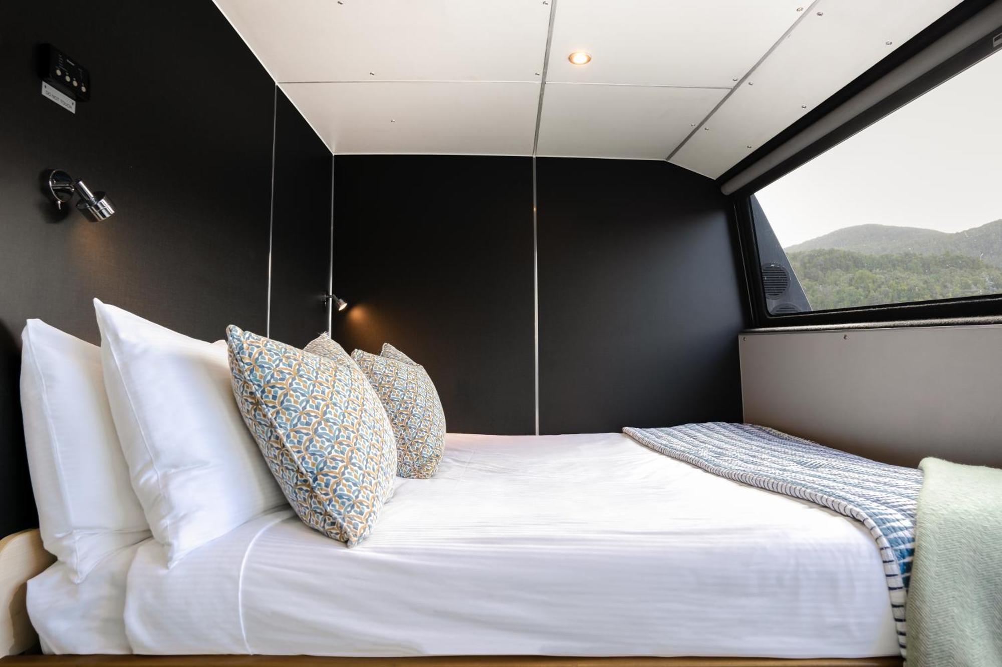 Milford Sound Overnight Cruise - Fiordland Discovery Esterno foto