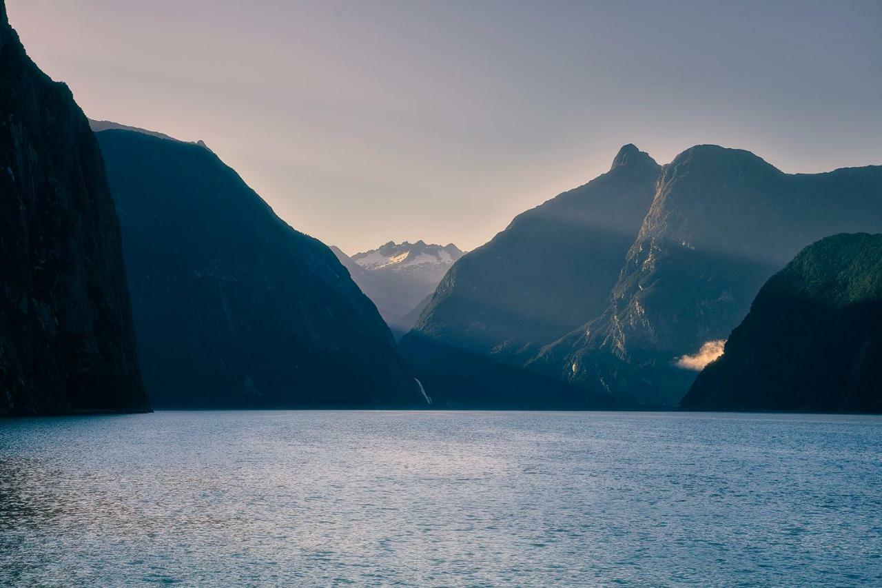 Milford Sound Overnight Cruise - Fiordland Discovery Esterno foto